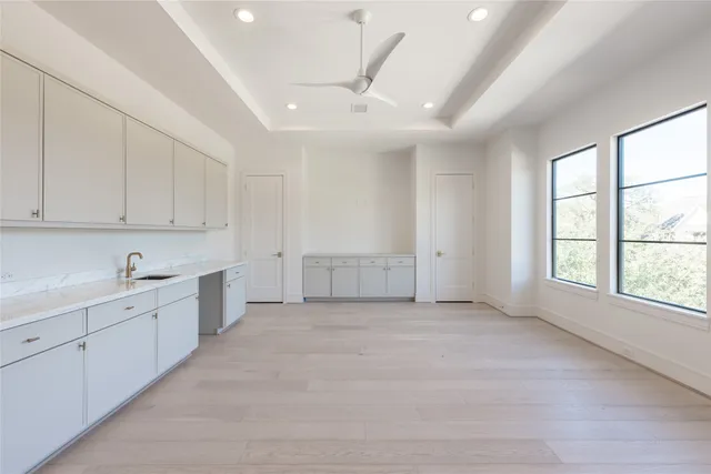 $2,045,000 | 4923 Mimosa Drive, Bellaire, TX 77401