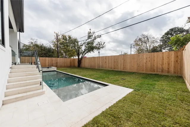 $2,045,000 | 4923 Mimosa Drive, Bellaire, TX 77401