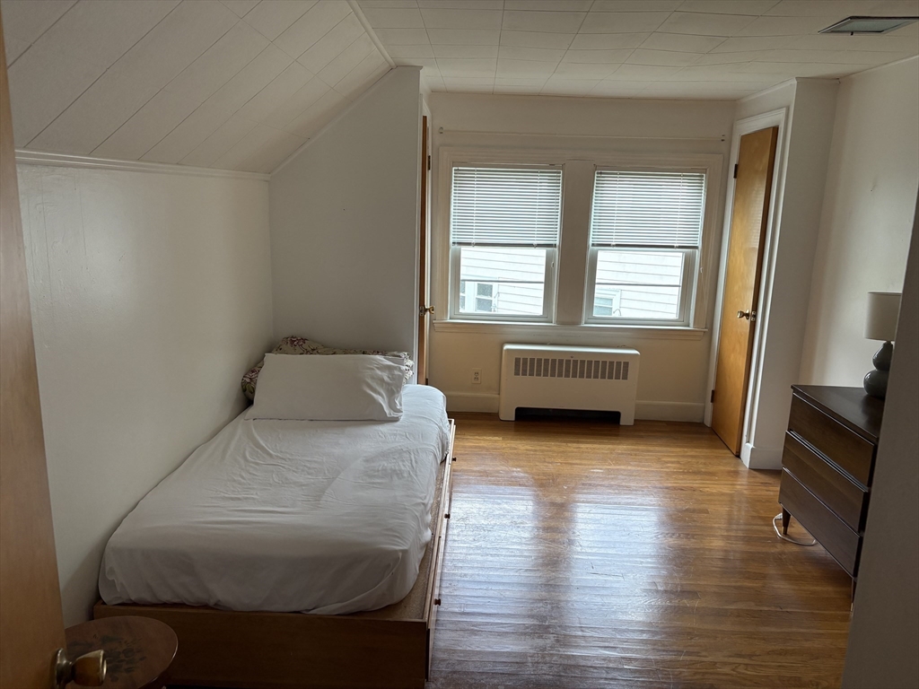 33 Meadowbrook Road Brookline, MA 02467 - Photo 11 of 14