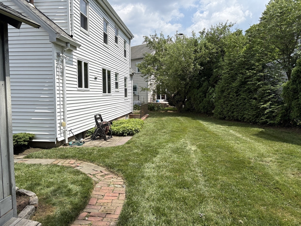 33 Meadowbrook Road Brookline, MA 02467 - Photo 3 of 14