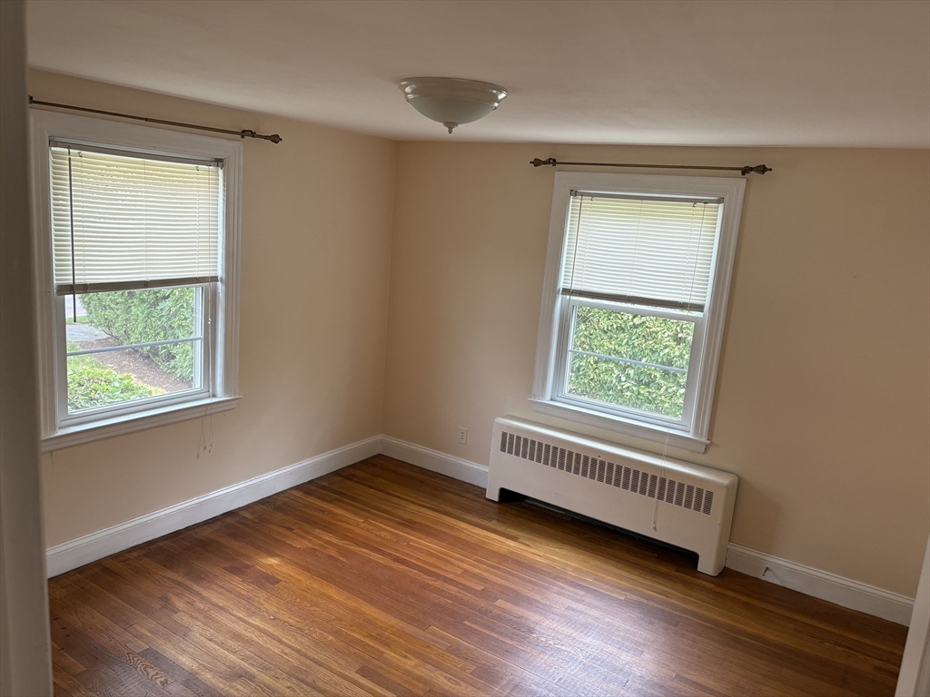 33 Meadowbrook Road Brookline, MA 02467 - Photo 7 of 14