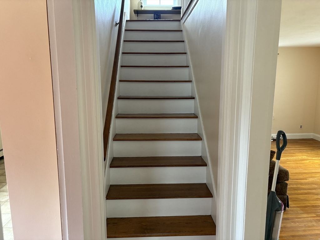 33 Meadowbrook Road Brookline, MA 02467 - Photo 8 of 14