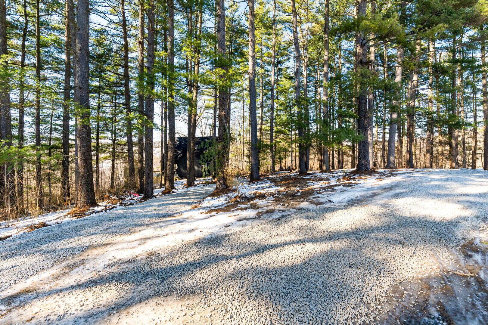 11139 Helber Road Logan, OH 43138 - Photo 5 of 96
