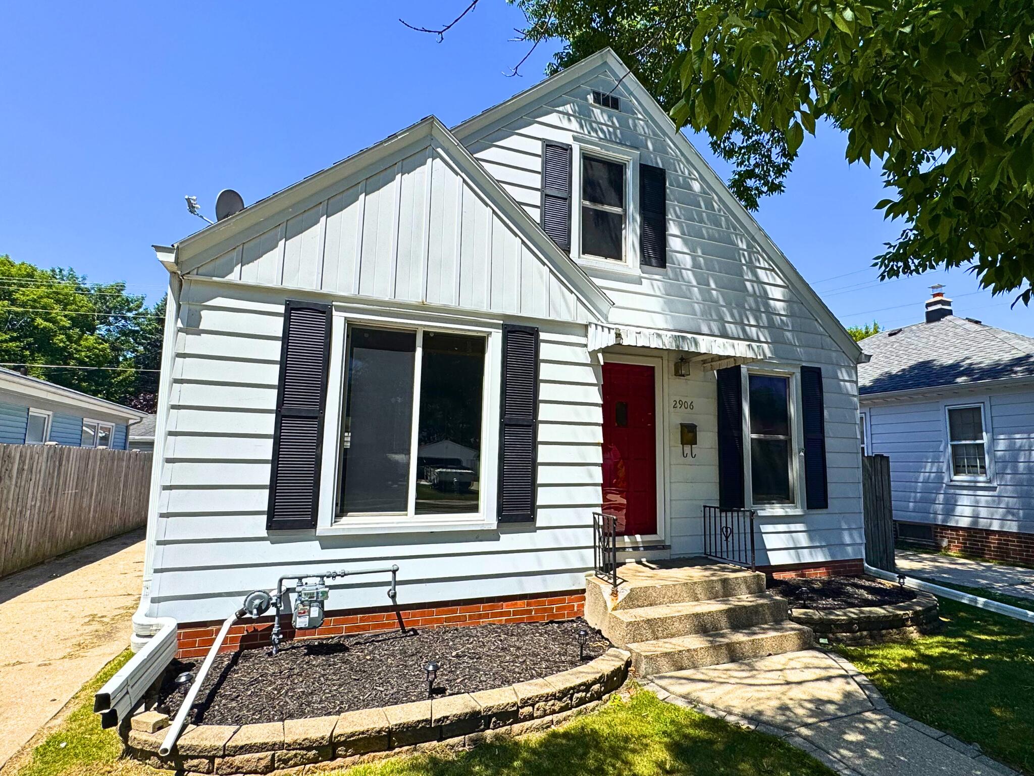 2906 Erie Street Racine, WI 53402 - Photo 1 of 21 Front of House