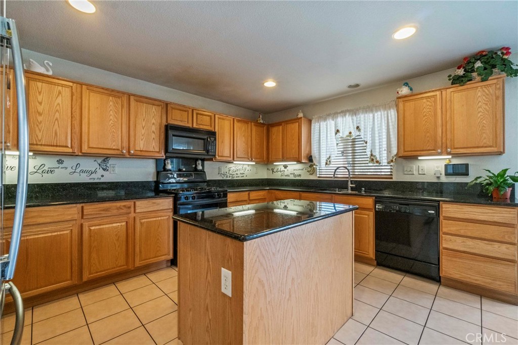 3131 Jojoba Terrace Palmdale, CA 93550 - Photo 14 of 51