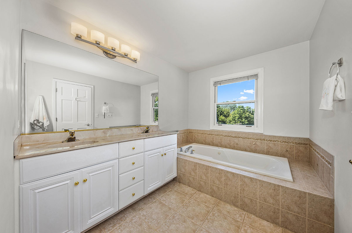 703 Rock Spring Road Naperville, IL 60565 - Photo 22 of 46