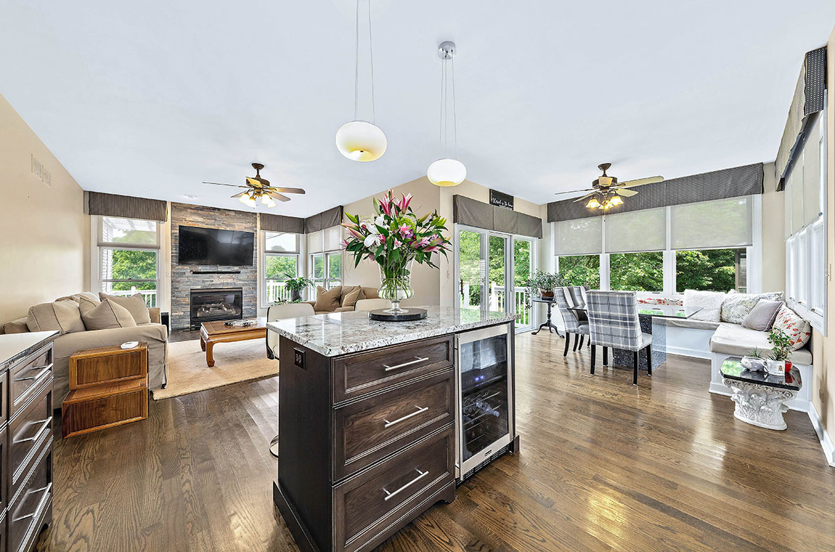 703 Rock Spring Road Naperville, IL 60565 - Photo 5 of 46