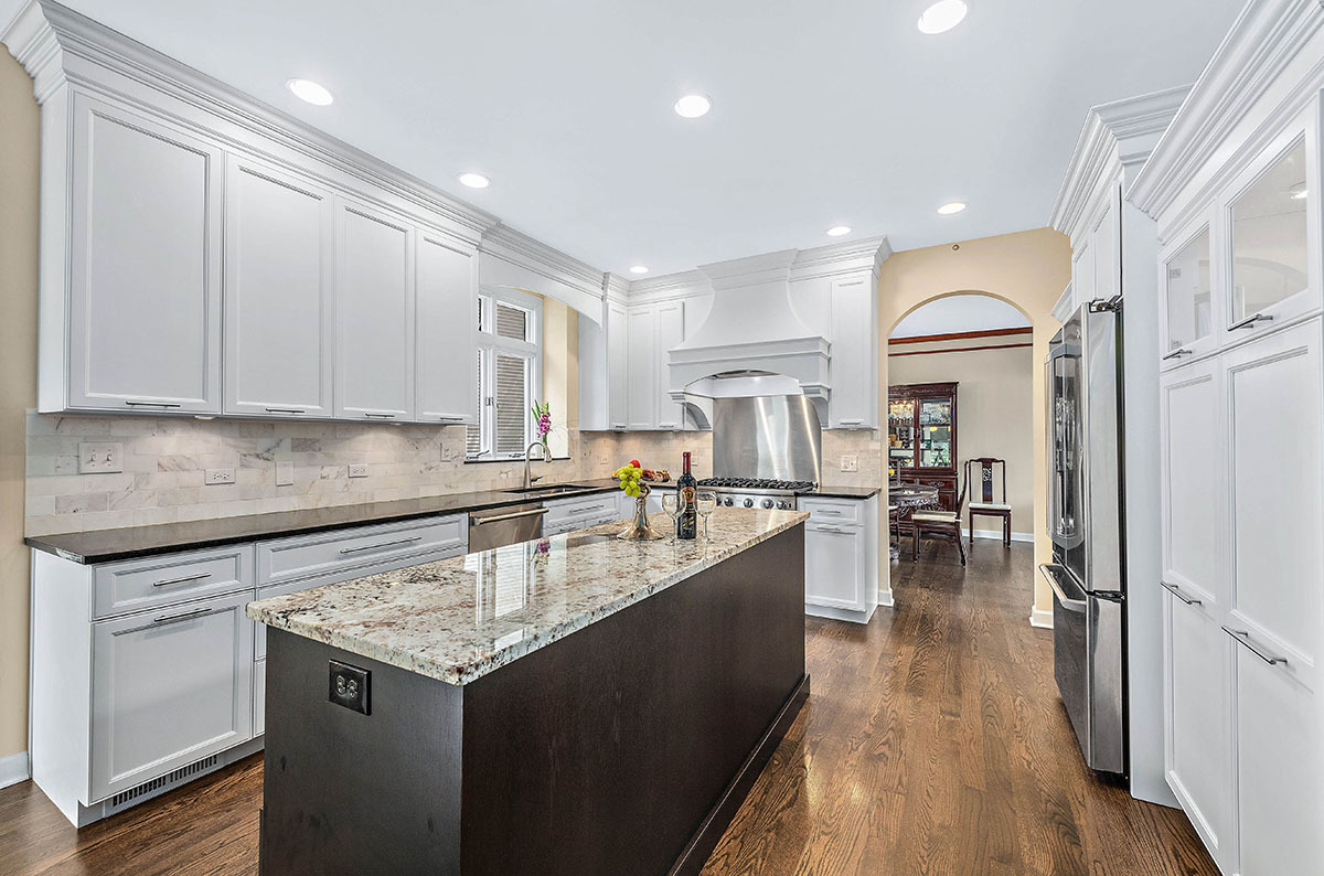 703 Rock Spring Road Naperville, IL 60565 - Photo 7 of 46