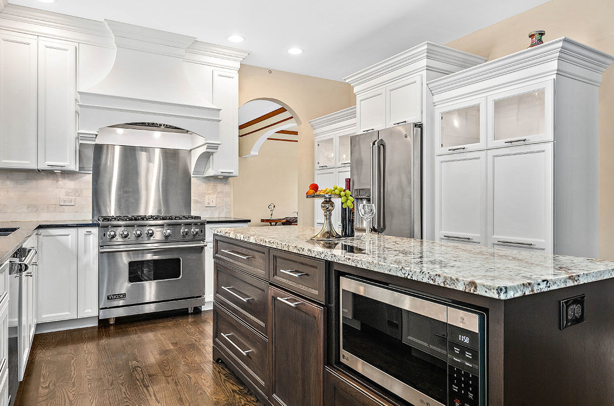 703 Rock Spring Road Naperville, IL 60565 - Photo 10 of 46