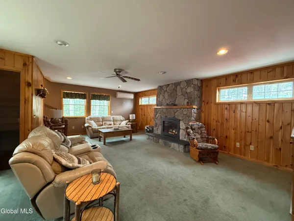 $675,000 | 143 Lakeview Avenue, Mayfield, NY 12117