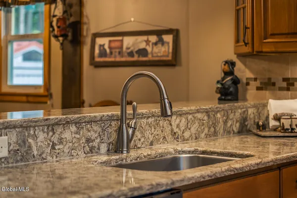 $675,000 | 143 Lakeview Avenue, Mayfield, NY 12117