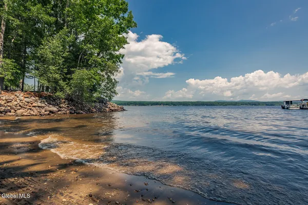 $675,000 | 143 Lakeview Avenue, Mayfield, NY 12117