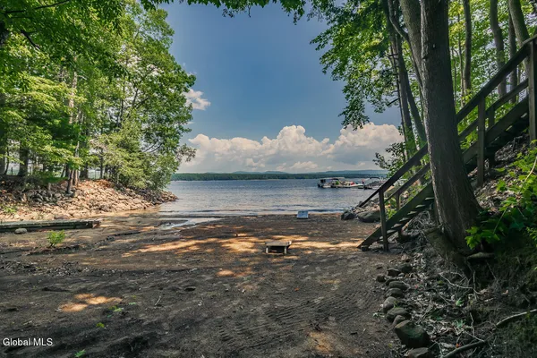 $675,000 | 143 Lakeview Avenue, Mayfield, NY 12117