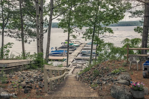 $675,000 | 143 Lakeview Avenue, Mayfield, NY 12117