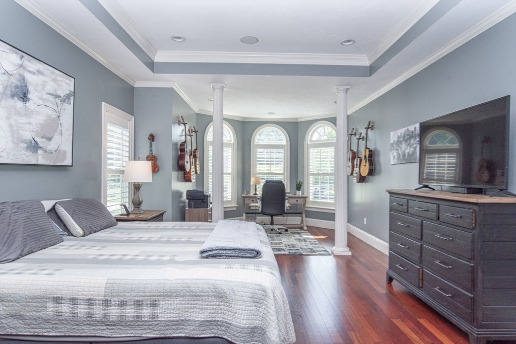 19 Round Farm Road Rehoboth, MA 02769 - Photo 21 of 42 a living room with furniture and a wooden floor