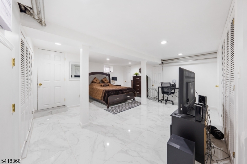 980 Salem Road Union, NJ 07083 - Photo 13 of 18