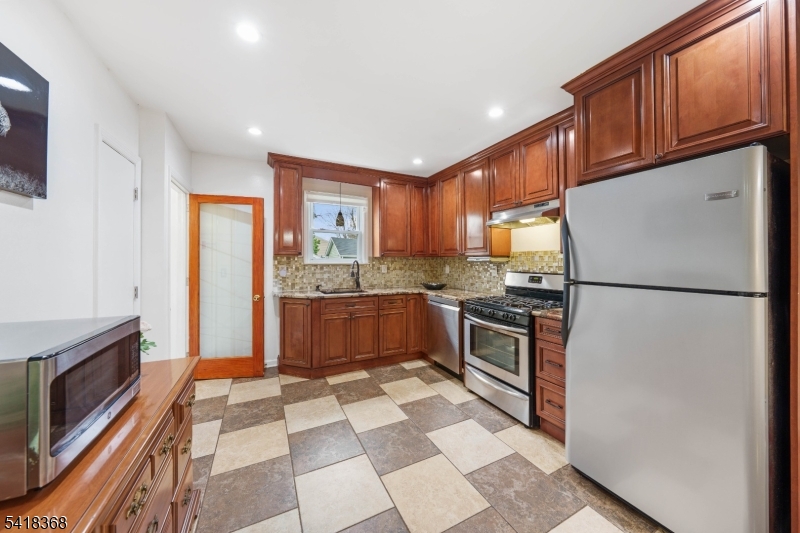 980 Salem Road Union, NJ 07083 - Photo 8 of 18