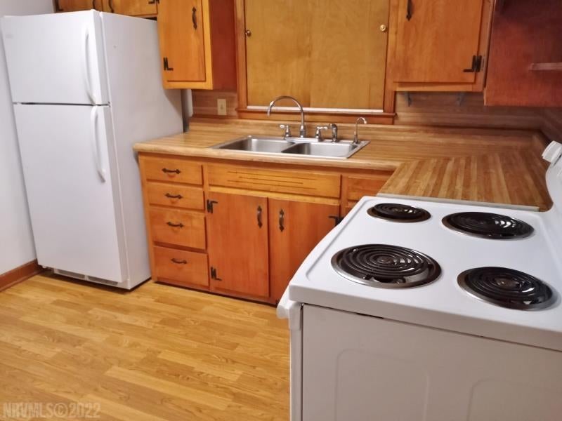 129 Spring Street Narrows, VA 24124 - Photo 7 of 18 Gallery Image 7