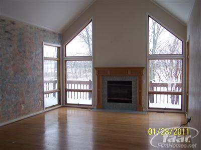 7110 McGuire Road Fenton, MI 48430 - Photo 4 of 5 20274302-3.JPG