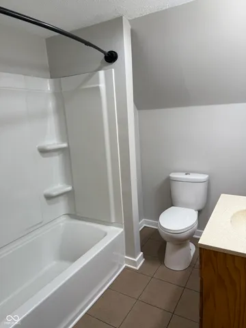 $1,950 | 717 Parkway Avenue, Indianapolis, IN 46203