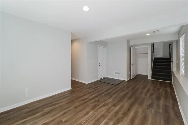 $2,110 | 10909 Highview Road, Peculiar, MO 64078