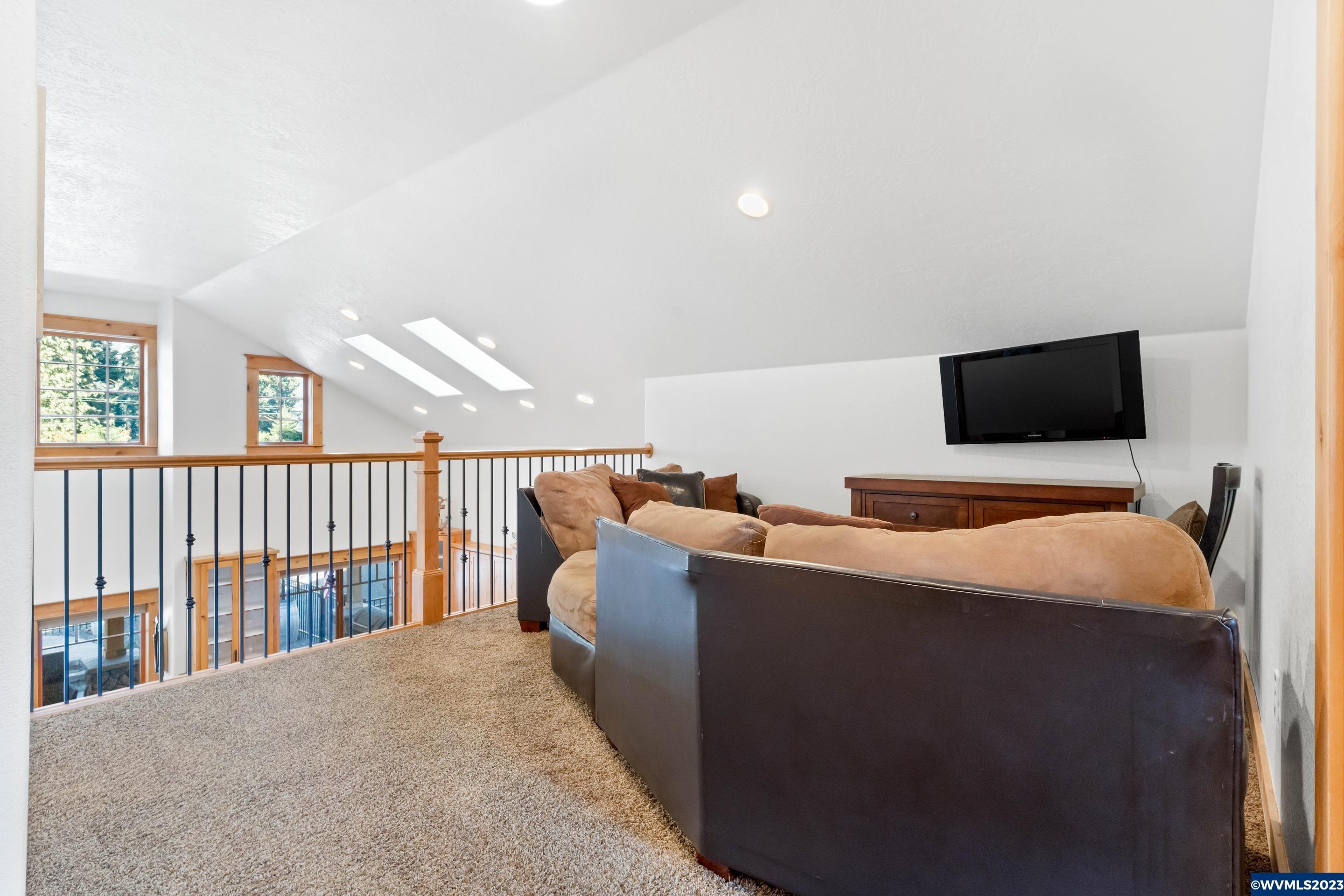 325 Clester Road Detroit, OR 97342 - Photo 26 of 35 Gallery Image 26