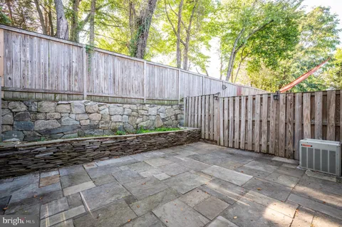 $980,000 | 122 Sanborn Place, Alexandria, VA 22305