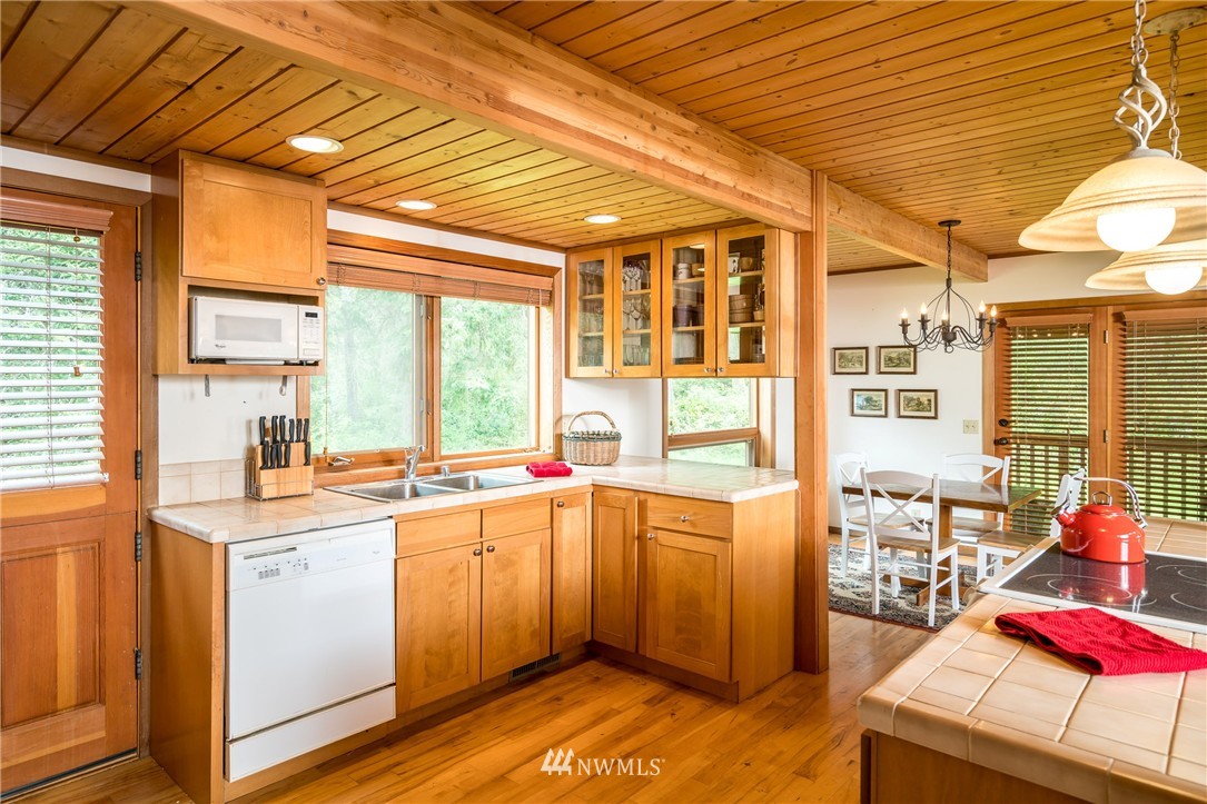 64 Portobello Road Lopez Island, WA 98261 - Photo 3 of 15
