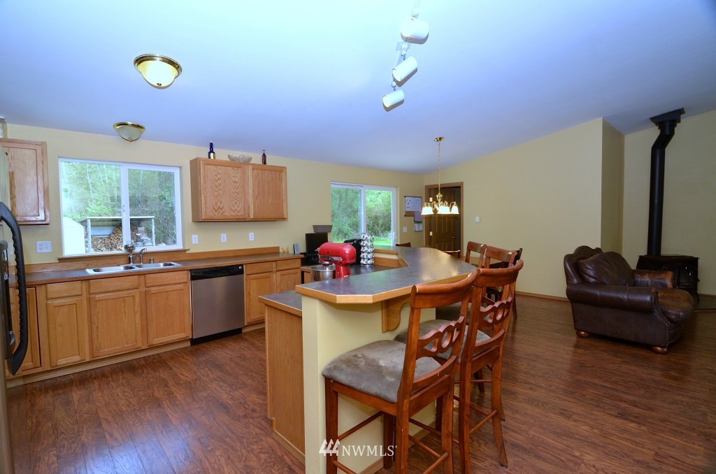 1343 Minterbrook Road Port Orchard, WA 98367 - Photo 4 of 25 Gallery Image 4