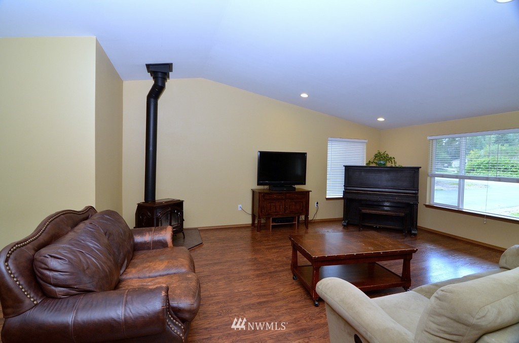 1343 Minterbrook Road Port Orchard, WA 98367 - Photo 8 of 25 Gallery Image 8