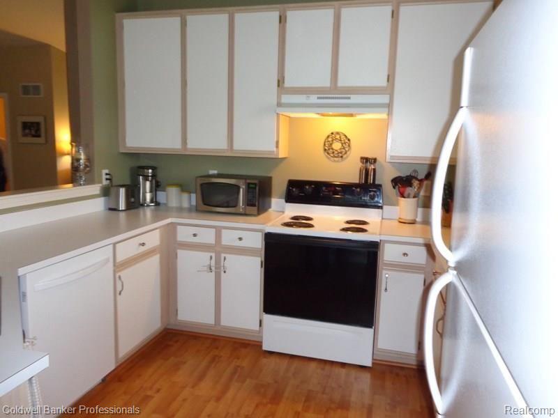 7220 Homestead Road Ypsilanti, MI 48197 - Photo 23 of 32 Kitchen 2.jpg