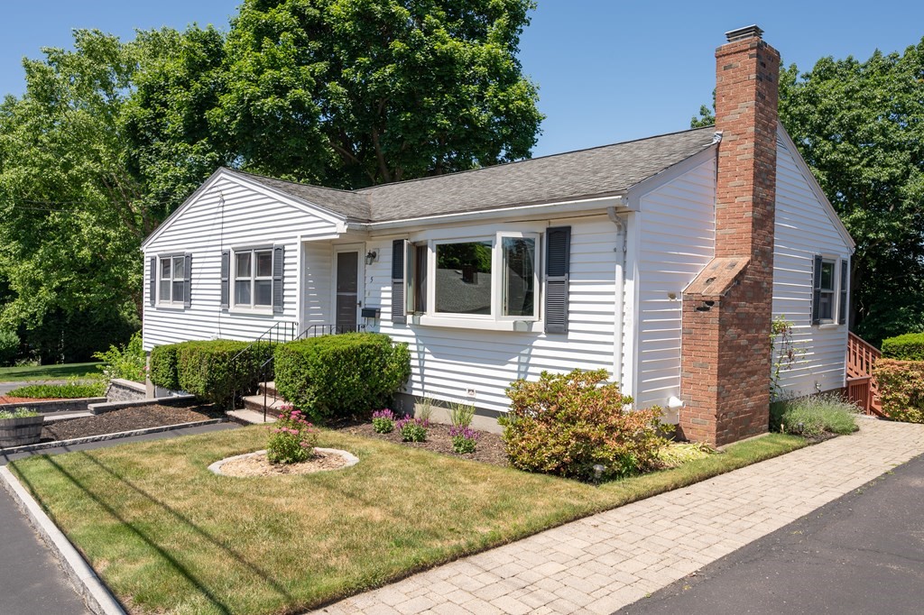 5 Bowen Road Peabody, MA 01960 - Photo 2 of 39 Gallery Image 2