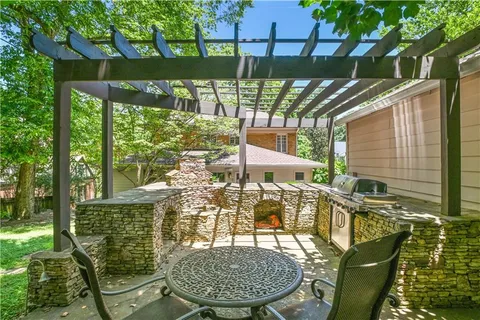 $1,395,000 | 405 Brentwood Drive Northeast, Atlanta, GA 30305