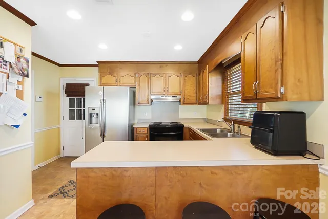 $300,000 | 6906 Streamside Drive, Charlotte, NC 28212