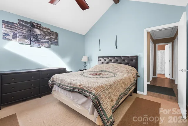 $300,000 | 6906 Streamside Drive, Charlotte, NC 28212