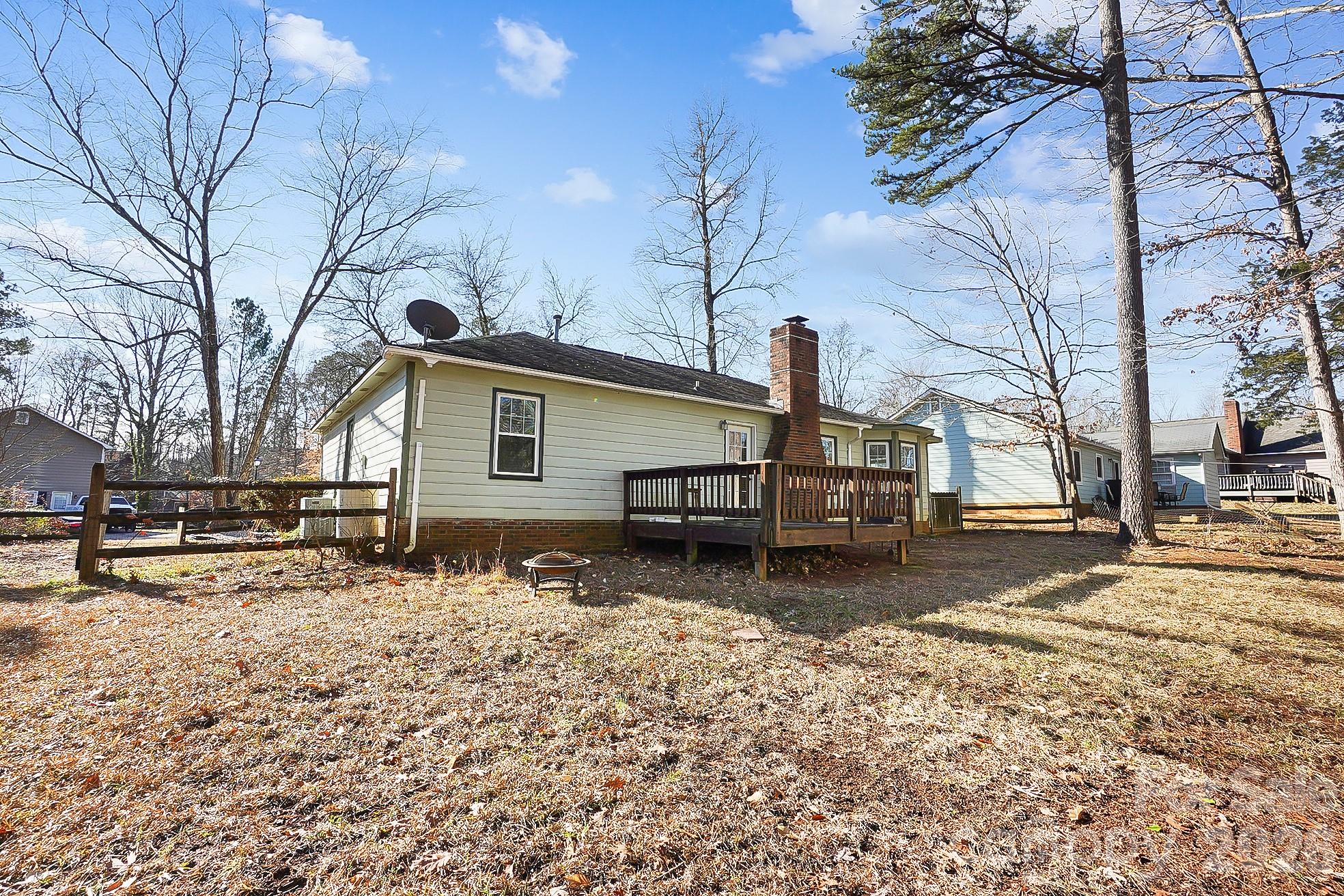 6906 Streamside Drive Charlotte, NC 28212 - Photo 31 of 48 a house view with a outdoor space