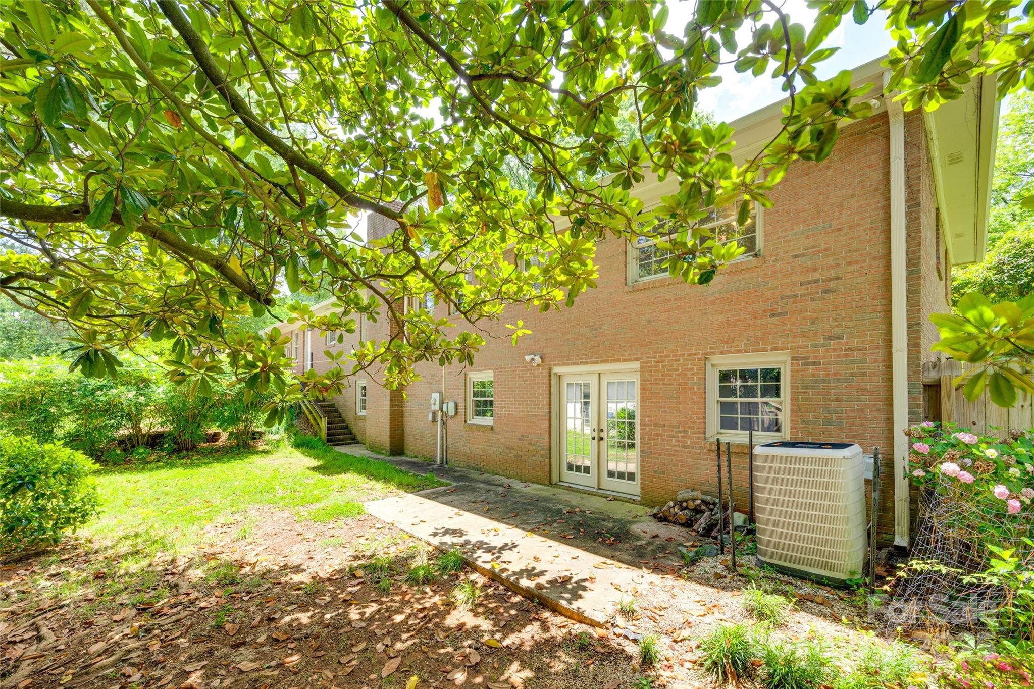 2001 Lakeview Drive Pineville, NC 28134 - Photo 31 of 35 a front view of a house with a yard