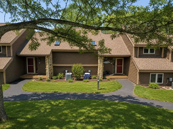 $179,000 | 107 East Point Drive, Galena, IL 61036