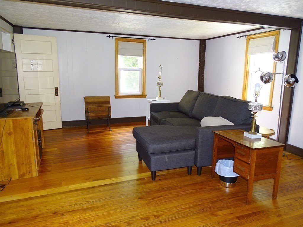 80 Ruggles Street Westborough, MA 01581 - Photo 3 of 28 Gallery Image 3