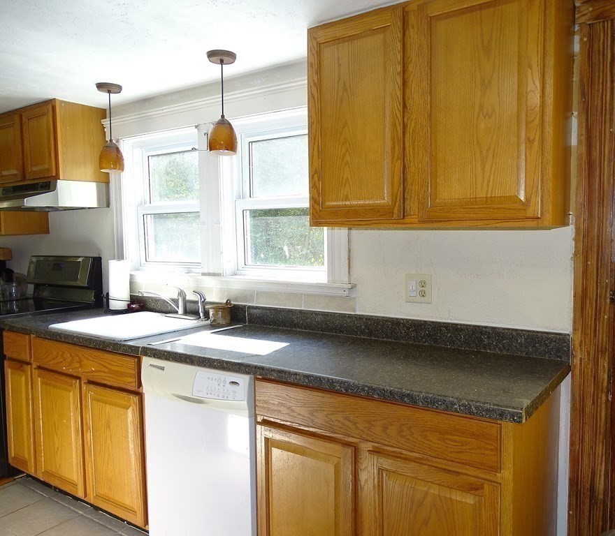 80 Ruggles Street Westborough, MA 01581 - Photo 7 of 28 Gallery Image 7