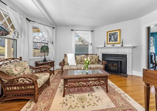 $1,325,000 | 143 South Street, Hingham, MA 02043