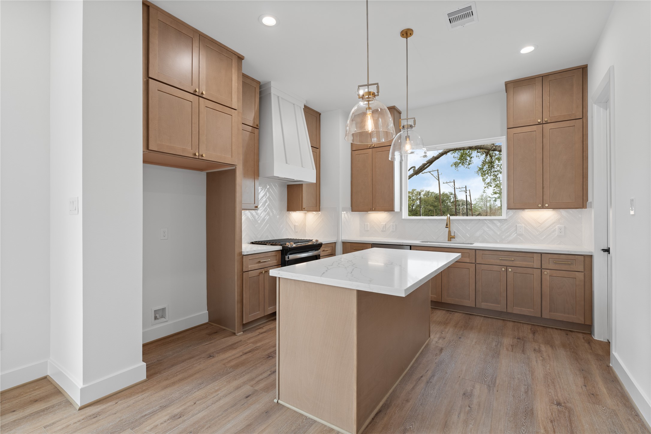 826 Curtin Street, Unit D Houston, TX 77018 - Photo 20 of 50