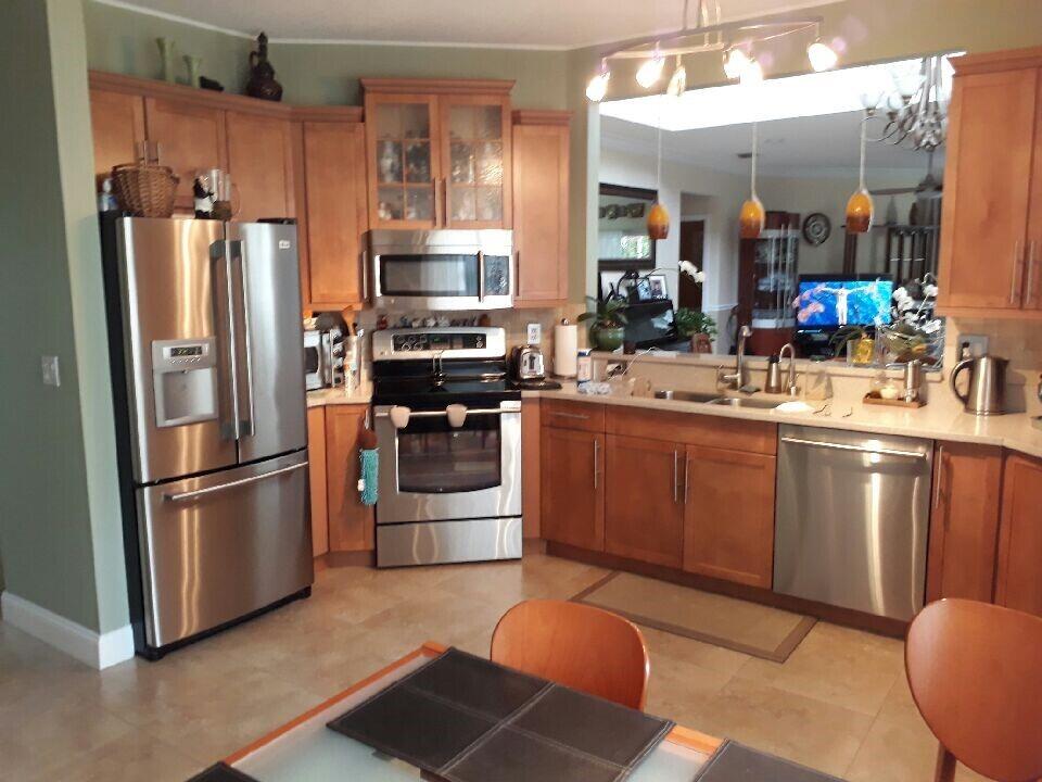 Eat in kitchen