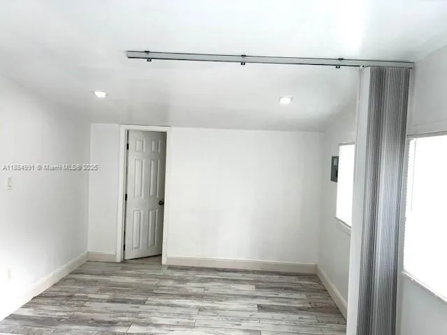 $1,300 | 0 Southwest 56th Street, Unit B, Davie, FL 33314