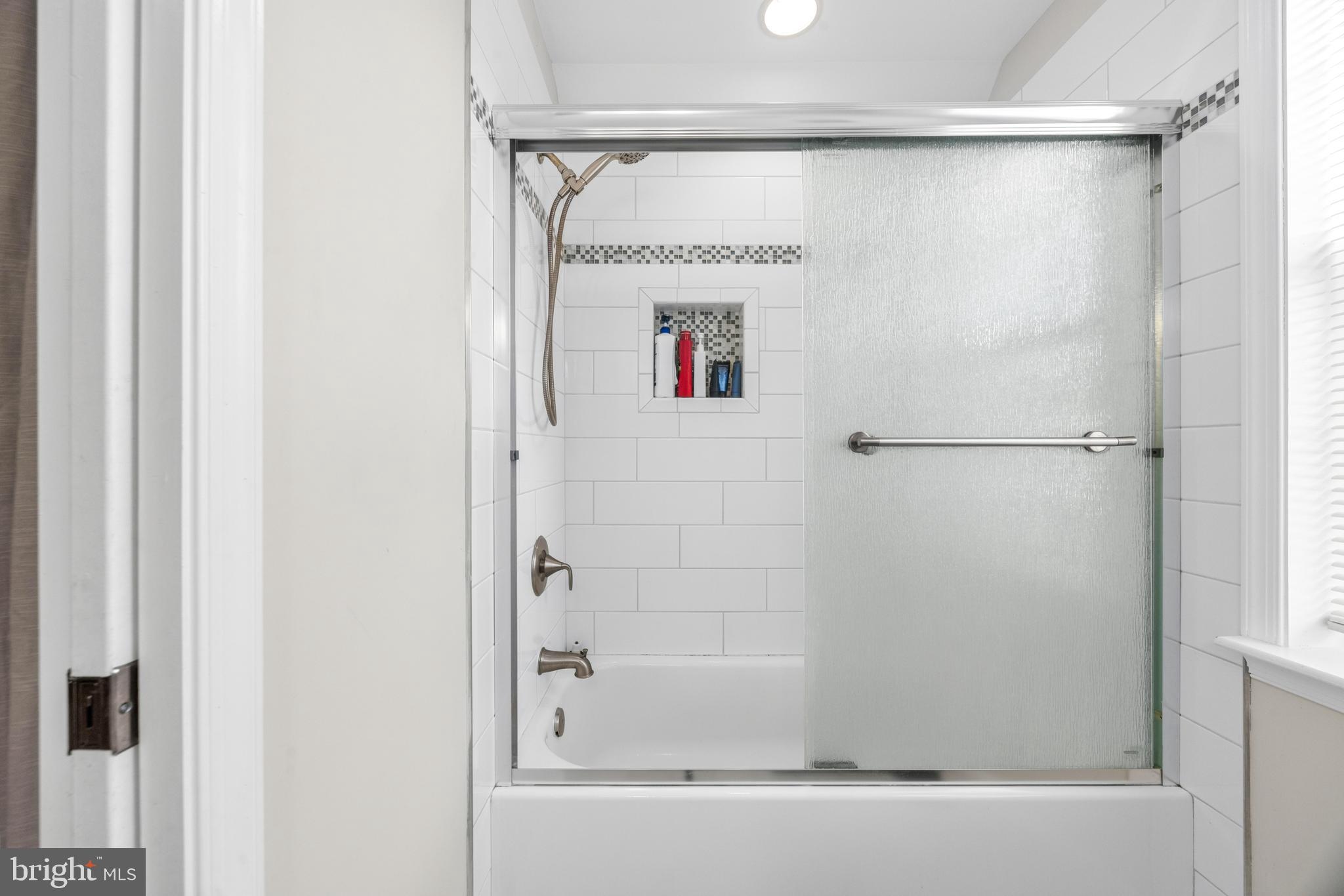16401 Mt Calvert Road Upper Marlboro, MD 20772 - Photo 81 of 119 Ops Center: Tub/Shower