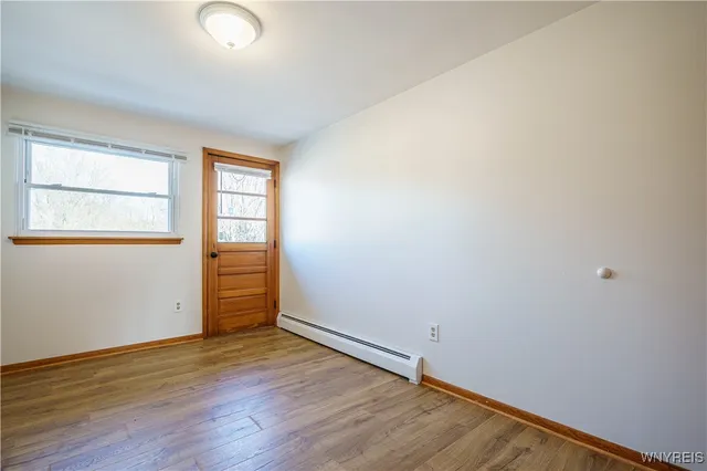 $1,300 | 185 Mead Street, North Tonawanda, NY 14120