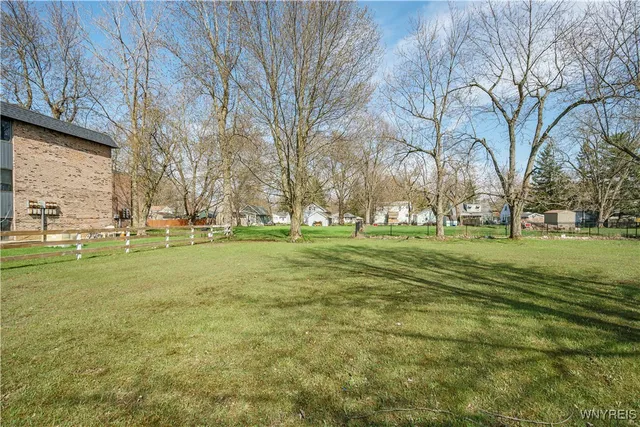 $1,300 | 185 Mead Street, North Tonawanda, NY 14120