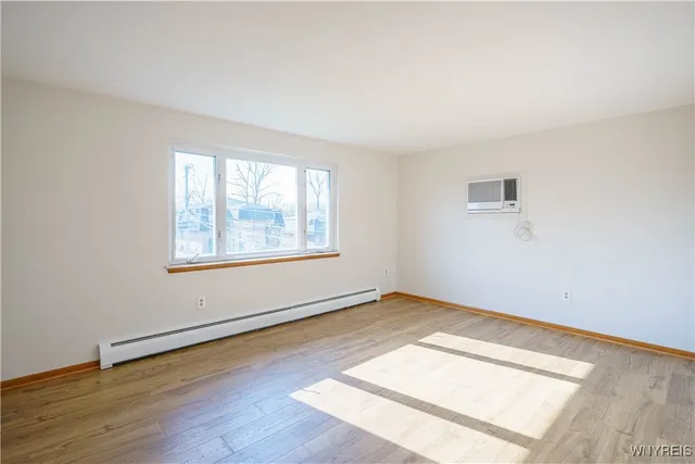 $1,300 | 185 Mead Street, North Tonawanda, NY 14120