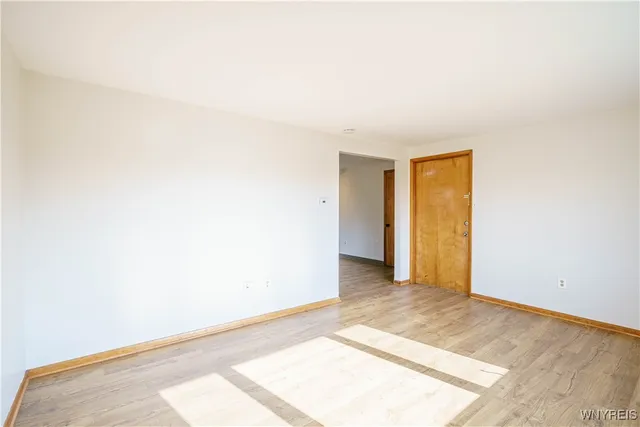 $1,300 | 185 Mead Street, North Tonawanda, NY 14120