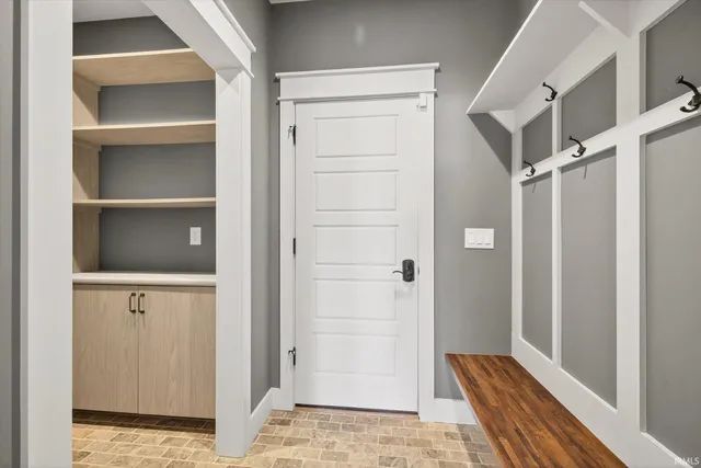 $624,900 | 943 Nicholas Lane, Ellettsville, IN 47429